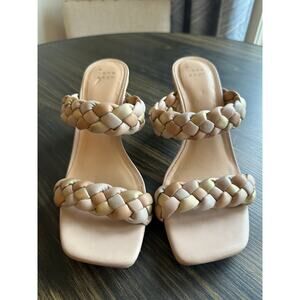 Universal Threads Sandals - Small Heel - Size 8.5 - EUC